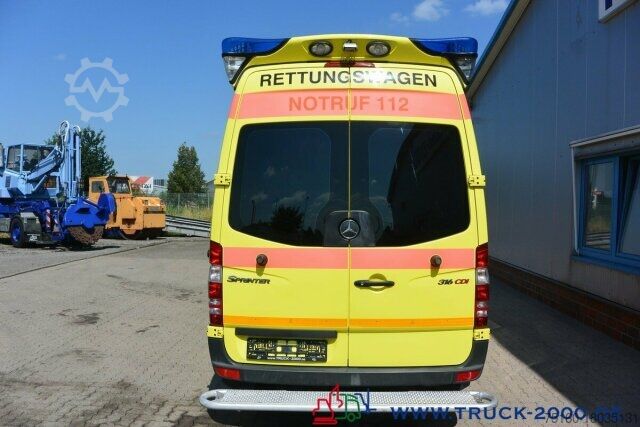 Truk pemadam kebakaran Mercedes-Benz Sprinter 316 RTW Ambulance Mobile Delfis Rettung