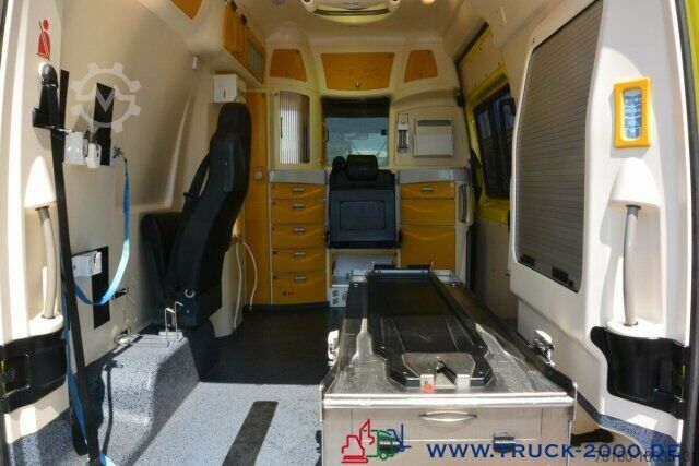 Truk pemadam kebakaran Mercedes-Benz Sprinter 316 RTW Ambulance Mobile Delfis Rettung