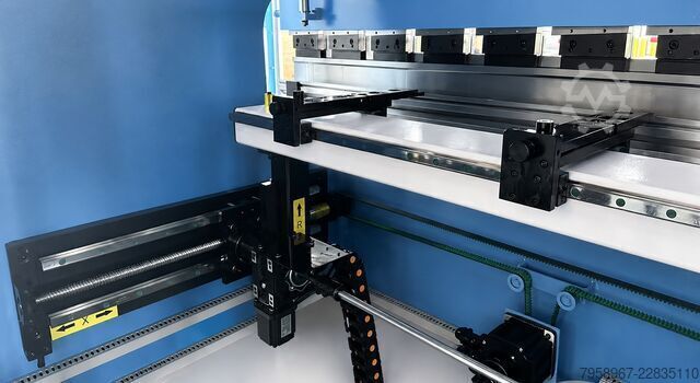 מכבש כיפוף הידראולי CNC סרוו, 4 צירים. Metal Technics Polska MTP-3212 MTP 125X3200