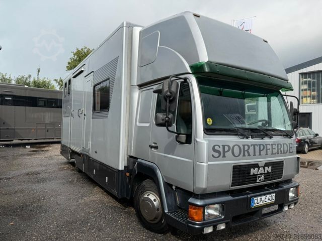 Cattle truck MAN L2000   3-4 Pferde Wohnung Dusche