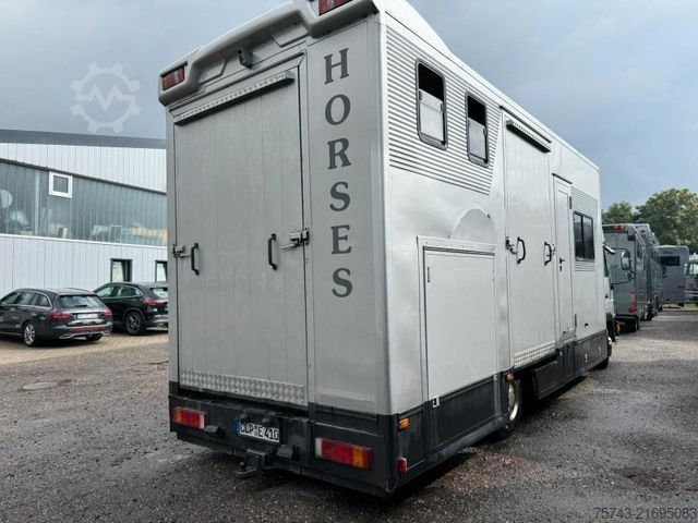 Cattle truck MAN L2000   3-4 Pferde Wohnung Dusche