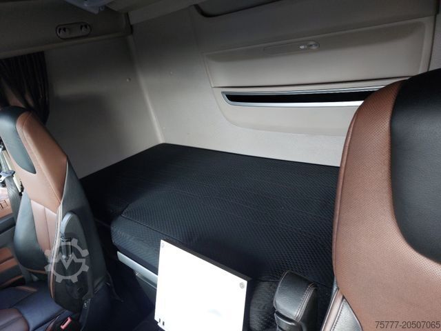 Volumen SZM DAF XF106-530 SSC-INTARDER-2 Tanks-NAVI