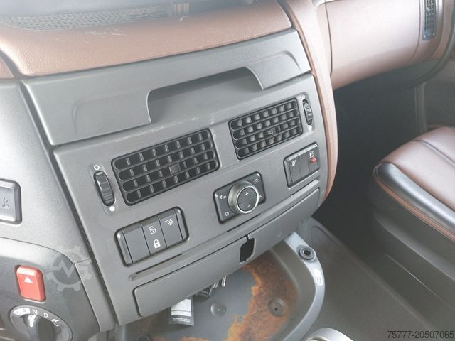 Prostorninska vlačilna enota DAF XF106-530 SSC-INTARDER-2 Tanks-NAVI