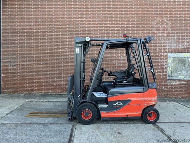 Електричний 4 -колісний навантажувач Linde E25-01