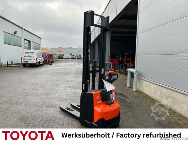 High Lift stacker Toyota SWE 140
