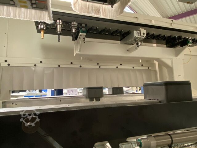CNC-Bearbeitungszentrum M90 SCM morbidelli M 90