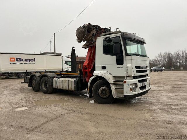 Kamion s kukom za kontejnere IVECO IVECO STRALIS 260S42 SCARRABILE USATO CON GRU