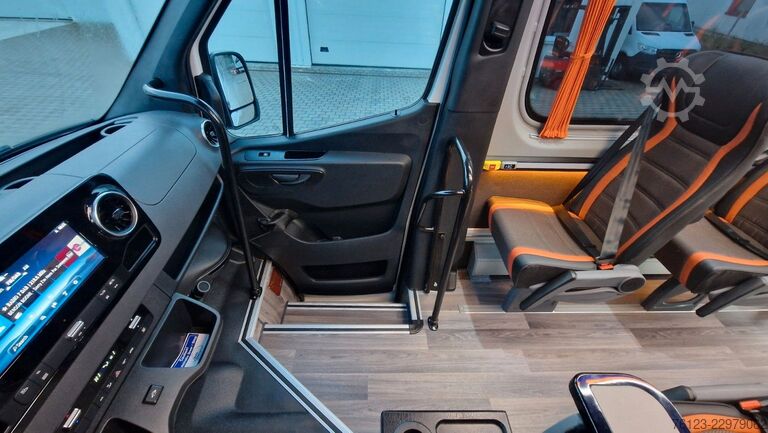 Minibüs MERCEDES-BENZ 519  Allrad 4 x 4  20 / 23 Sitzer schnelle Liefe