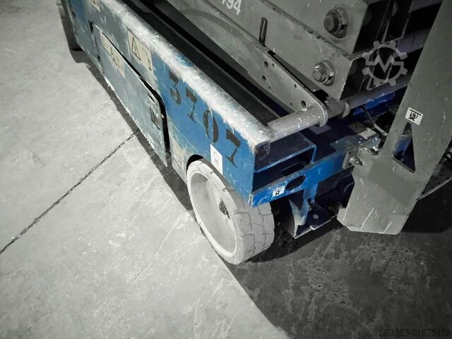 剪刀式电梯 Genie GS4047
