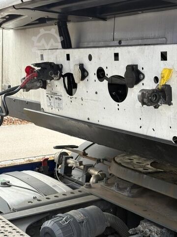 Reefer semitrailer KRONE 3-ACHS BLUMENBREITE, THERMOKING SLX 300, DOPPELST, LIFT, MIETKAUF MGL.