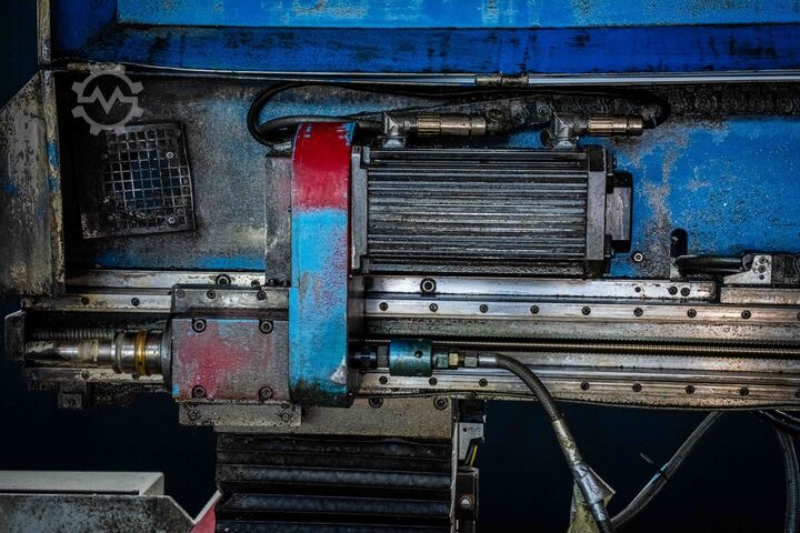 Derin delik delme makinesi Degen UTB 800 L