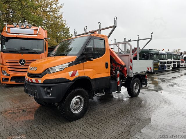 Sunkvežimis su kranu ir furgonu Iveco Daily 55S18W 4X4 Palfinger PK 7.501