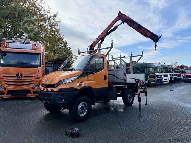Pick-up furgonas Iveco Daily 55S18W 4X4 Palfinger PK 7.501