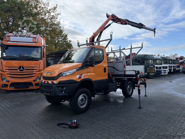 Pick-up furgonas Iveco Daily 55S18W 4X4 Palfinger PK 7.501