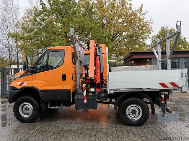 Pick-up furgonas Iveco Daily 55S18W 4X4 Palfinger PK 7.501