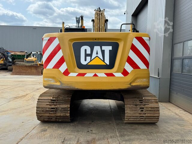 Crawler excavator Caterpillar 323