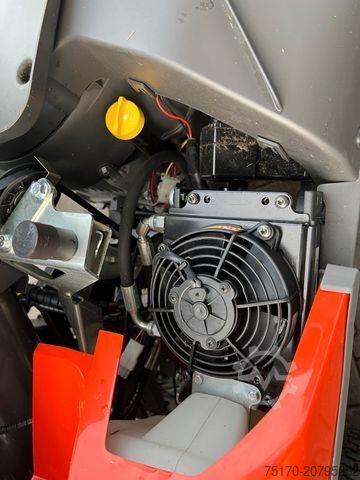 เครื่องตัดหญ้า  Husquarna RC 320Ts AWD / Rasenmäher / nur 7,6h !