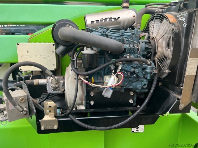 แพลตฟอร์มทำงาน NIFTYLIFT HR17D 4X4 / 1.636h / 17m Arbeithöhe