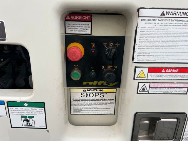 แพลตฟอร์มทำงาน NIFTYLIFT HR17D 4X4 / 1.636h / 17m Arbeithöhe