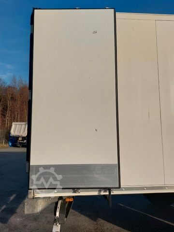 รถพ่วงกึ่งตู้เย็น SCHMITZ CARGOBULL SKO24/L-13.4 FP 60- THERMO KING-Rohrbahnen