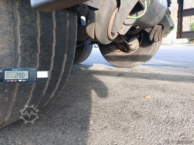 รถพ่วงกึ่งตู้เย็น SCHMITZ CARGOBULL SKO24/L-13.4 FP 60- THERMO KING-Rohrbahnen