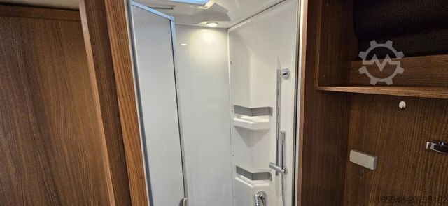 แคมเปอร์กึ่งบูรณาการ BÜRSTNER T640 IXEO | , Solar,Lithium,Markise,RFK