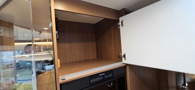 แคมเปอร์กึ่งบูรณาการ BÜRSTNER T640 IXEO | , Solar,Lithium,Markise,RFK