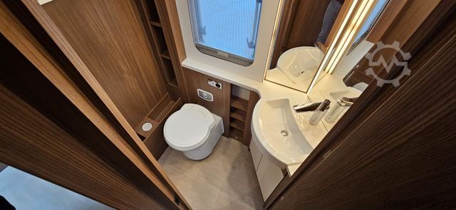 แคมเปอร์กึ่งบูรณาการ BÜRSTNER T640 IXEO | , Solar,Lithium,Markise,RFK