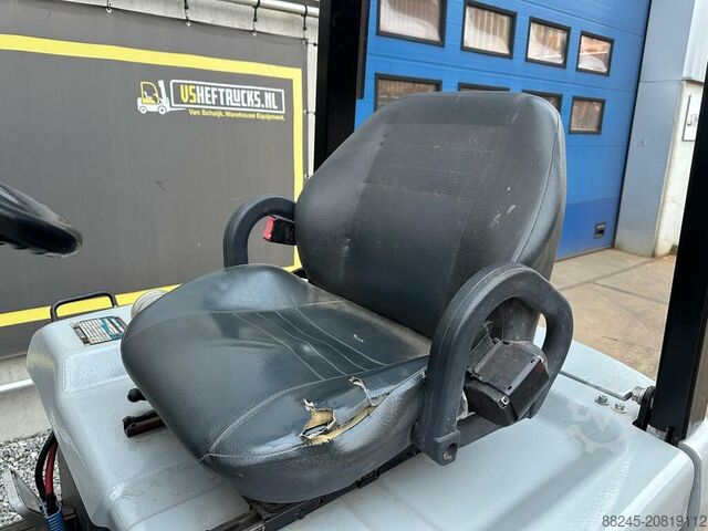 Elektrischer Triplex-Gabelstapler Nissan VS-22604 NISSAN 3f430