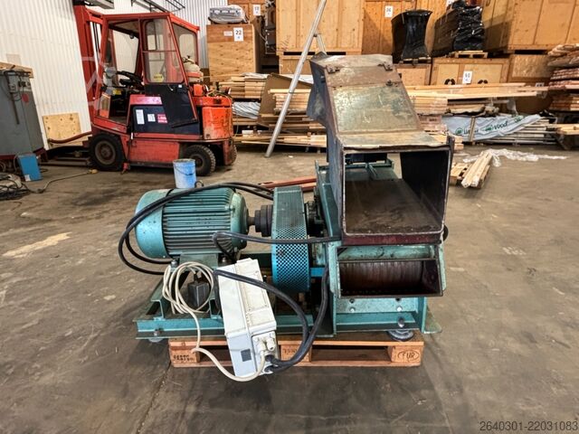 Puiduhakkur ERJO 165 SN