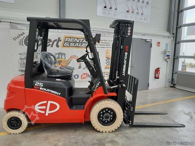 Első homlokrakodó targonca EP Equipment EFL253 / Triplex: 4,80m / SS / Neu