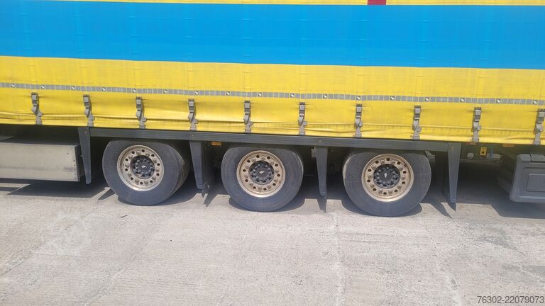 带篷布的开放式半挂车 Schmitz Cargobull SCS 24L Mega Edscha Code XL Hubdach