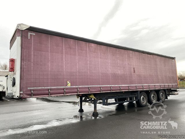 Semi-reboque aberto com lona Schmitz Cargobull Semitrailer Curtainsider Standard Hayon