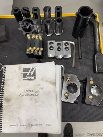 CNC svarv- och fräscenter HAAS ST-10