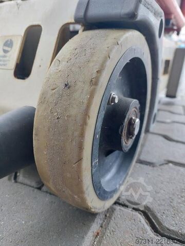 उठाना Power TOWERS PECOLIFT