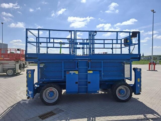 Šķēres lifts Genie GS-4390 RT