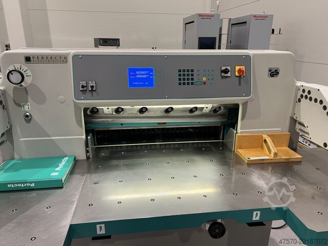 เครื่องตัดกระดาษ Perfecta 76 UC Paper Cutting Guillotine