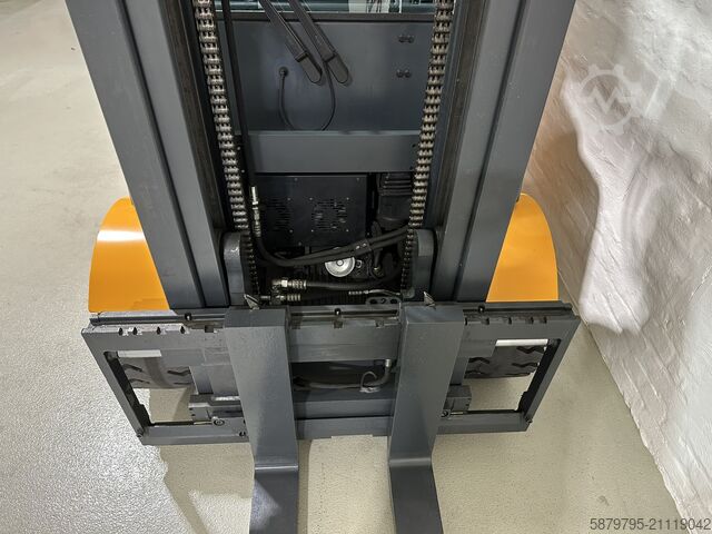 Iekrāvējs Jungheinrich EFG S30 | 3500mm | 3000kg | ISS