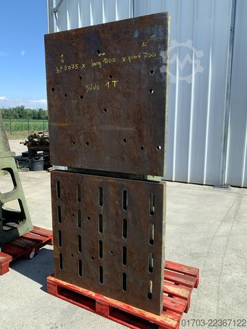 Par de placas angulares em ferro fundido Paire d'équerres en fonte 2075 x 1000 x 700 mm