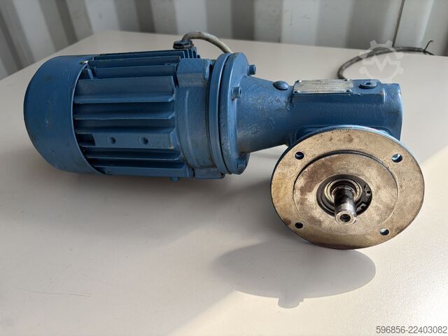  Mannesmann Demag UMF71BX-6-7 S040-B5 0,25 kW 64 obr./min i=14 Mannesmann Demag UMF71BX-6-7 S040-B5 0,25 kW 64 obr./min i=14