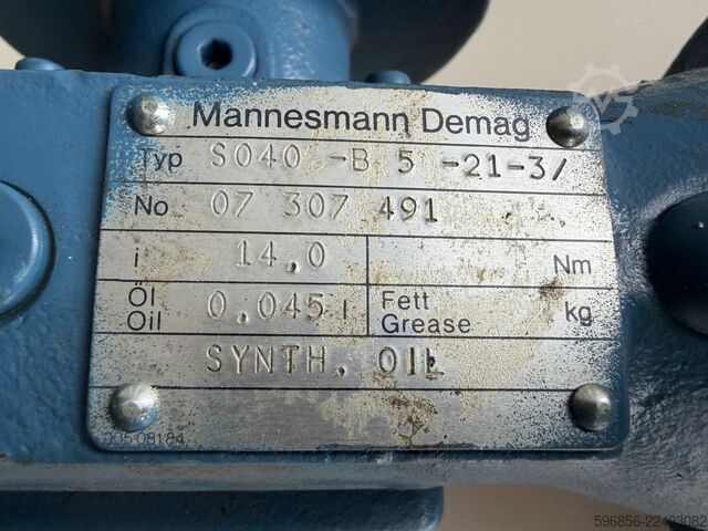  Mannesmann Demag UMF71BX-6-7 S040-B5 0,25 kW 64 obr./min i=14 Mannesmann Demag UMF71BX-6-7 S040-B5 0,25 kW 64 obr./min i=14