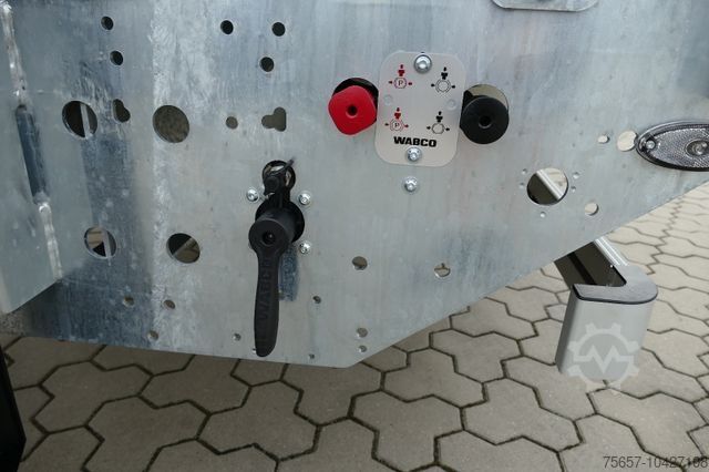 Remorcă deschisă MÜLLER-MITTELTAL Tandemtieflader, Lufrfederung, Gitterrostrampen