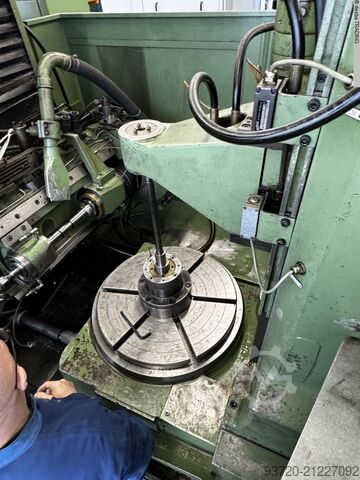 Makinë e kombinuar për prerje dhe formësim LIEBHERR L 652