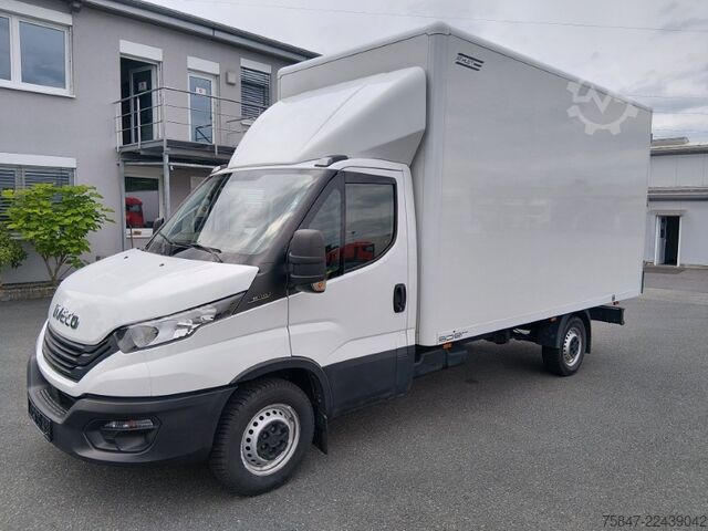 Transporter mit Koffer Iveco Daily 35 S 14 H Rückfahrkamera