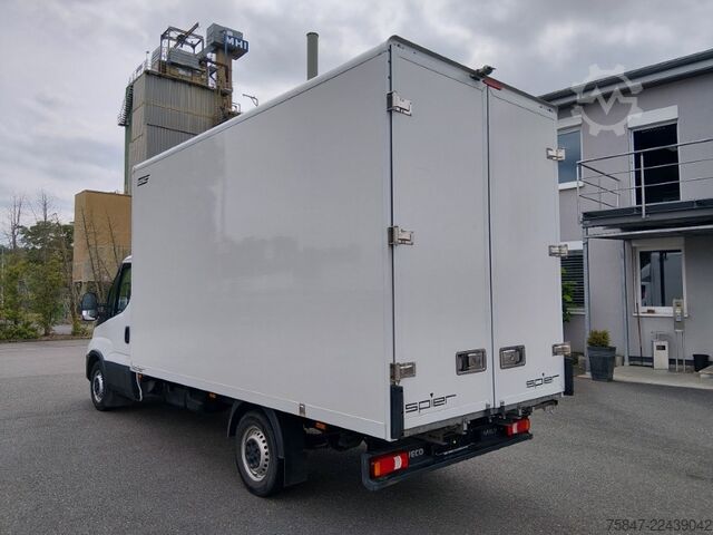 Transporter mit Koffer Iveco Daily 35 S 14 H Rückfahrkamera
