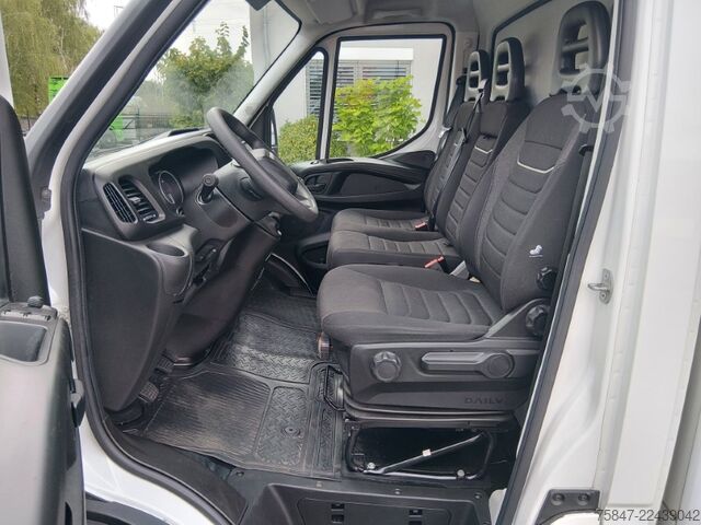 Transporter mit Koffer Iveco Daily 35 S 14 H Rückfahrkamera
