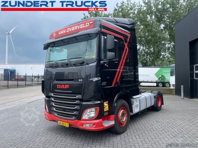 Estándar-SZM DAF XF440 SPACECAB