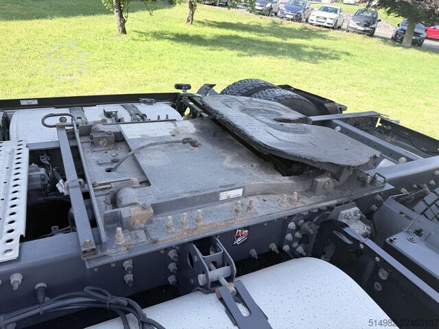Volume tractor unit Renault 