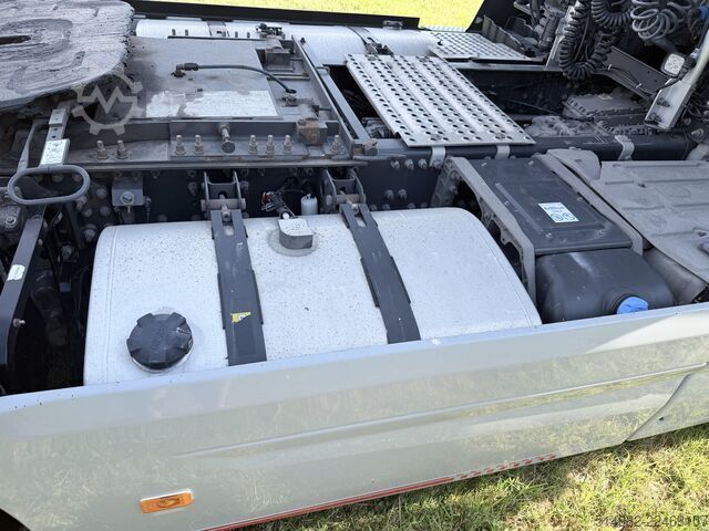 Volume tractor unit Renault 