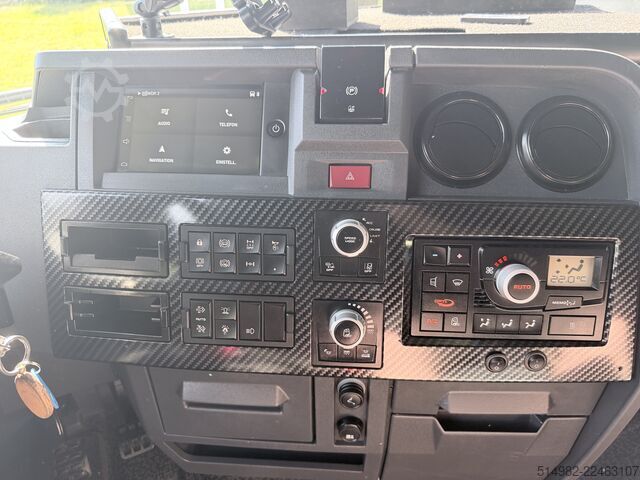 Volume tractor unit Renault 